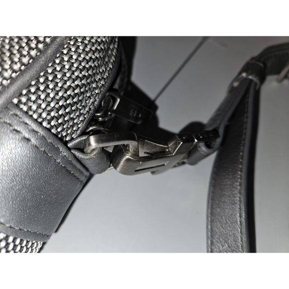 Tumi Ballistic Nylon Briefcase Messenger Bag A4 2way Gray 15x11x2 - Picture 10 of 13